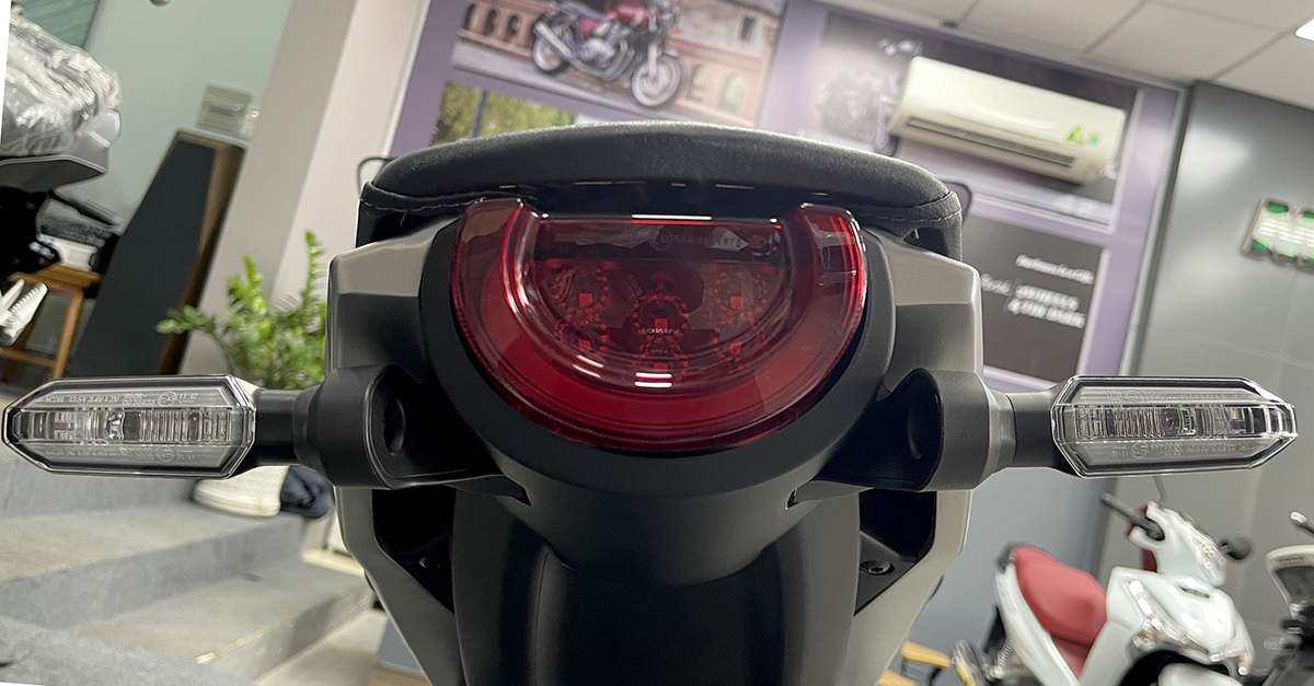 ĐÈN HẬU Honda CB1000R 2022 